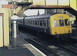 Class 101 DMU Broughty Ferry station 1980s