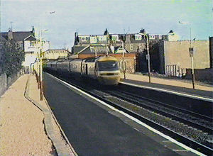 HST running through Broughty Ferry station