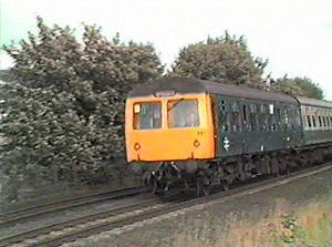 Combined Classes 105/106 and Class 120 DMU approaching Broughty Ferry