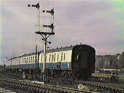 Class 47 47210 at Dundee