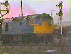 Class 27 27018 departing Dundee