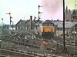 Class 47-7 Lady Diana Spencer departing Dundee