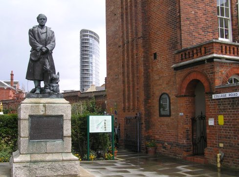 Captain Scott statue, Portsmouth Dockyard