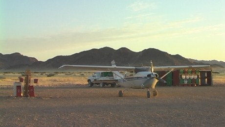 Cessna 210 V5-DAS at Geluk Airfield