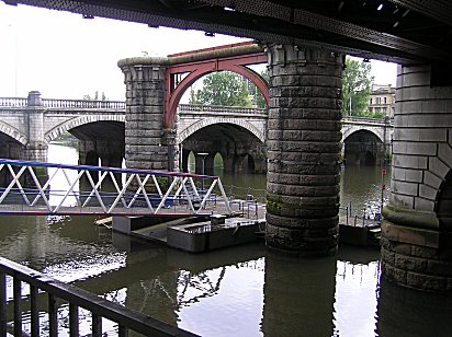 Clyde walkway Glasgow