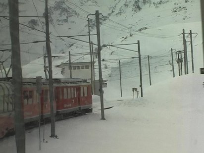 RhB train in th Alps