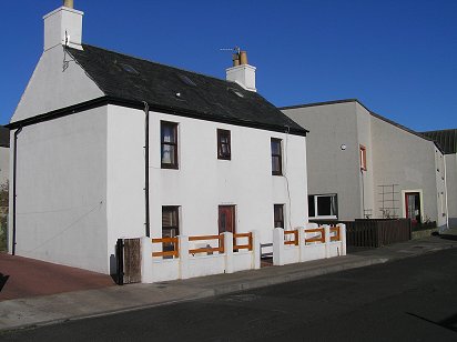 Broughty Ferry white house