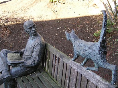 Broughty cat and man scuplture