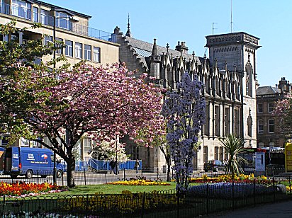 Meadowside Dundee gardens