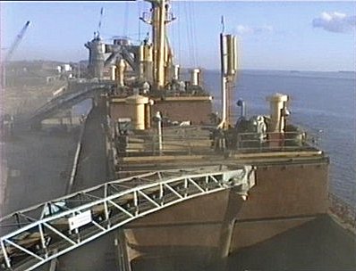 BORISLAV loading grain at Dundee