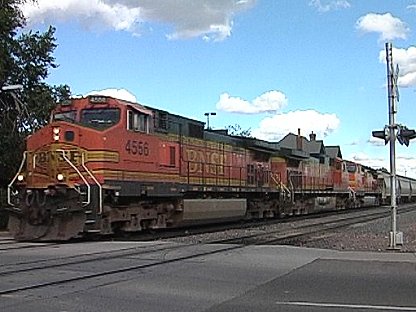 BNSF 4556, grade crossing, Flagstaff