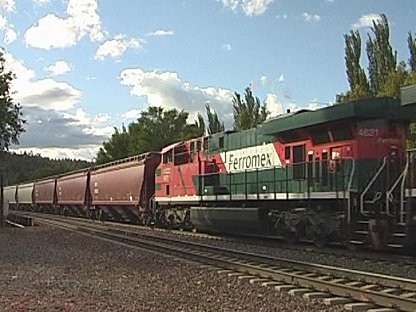 Ferromex 4621, grade crossing, Flagstaff
