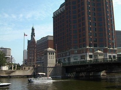 Milwaukee River, Milwaukee
