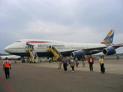 http://www.mccrow.org.uk/eastafrica/entebbe_airport/entebbe_airport1/BA747EBB_Amtmann_small.jpg