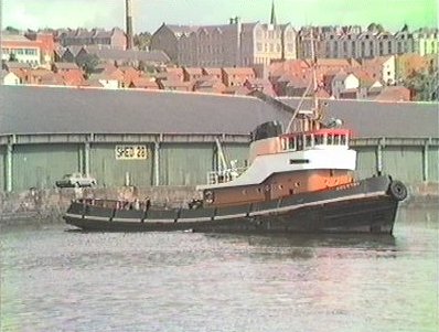 Dundee Port Authority tug in Vicotira Dock